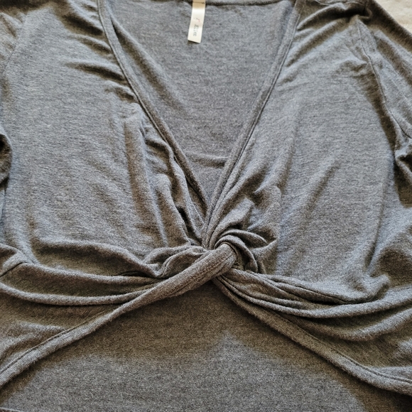A+ ELLEN Grey long sleeve Crop Top - Picture 2 of 4